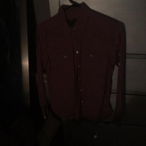 L Gap button down - Picture 2 of 3